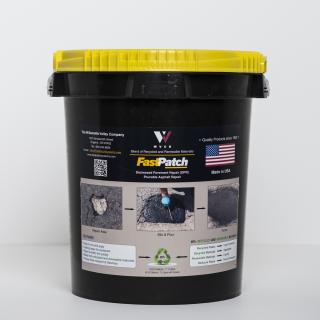 FASTPATCH DPR Pourable Asphalt Repair 5-Gal Kit 1